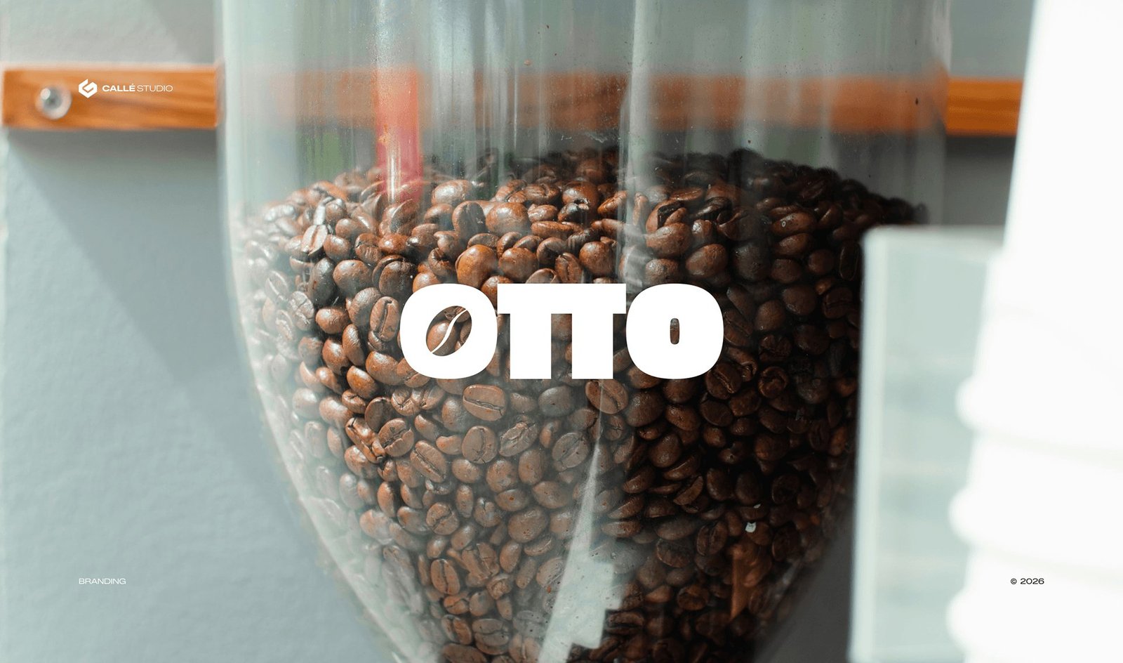 Identidade visual e aplicações da marca OTTO, imagem 3