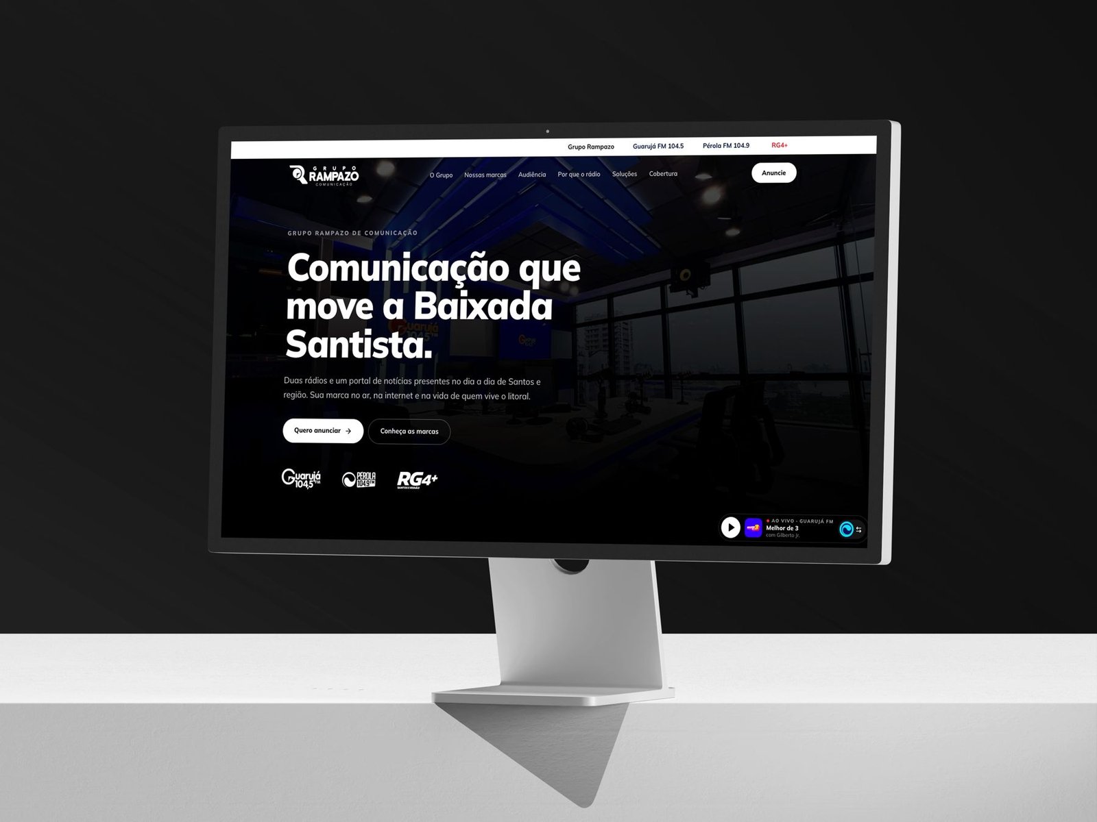 Site do Grupo Rampazo em um monitor