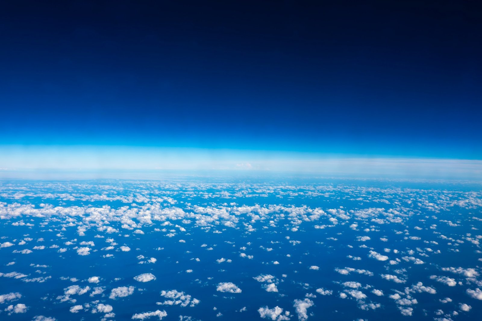 Galáxia no espaço, referência à astronomia que inspira a Callé Studio